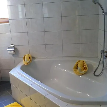 斯特格拉彻霍夫酒店 *